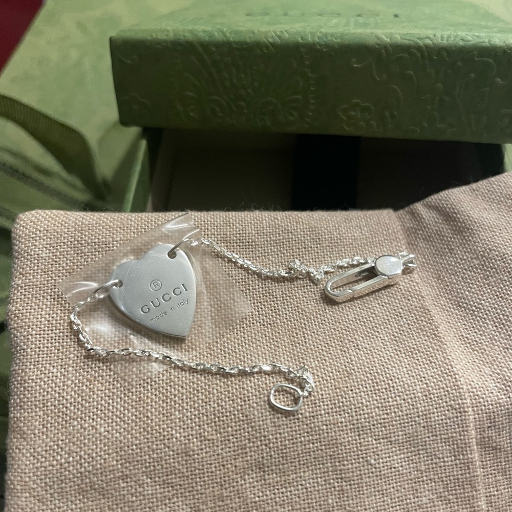 Gucci Trademark Heart Chain Bracelet
